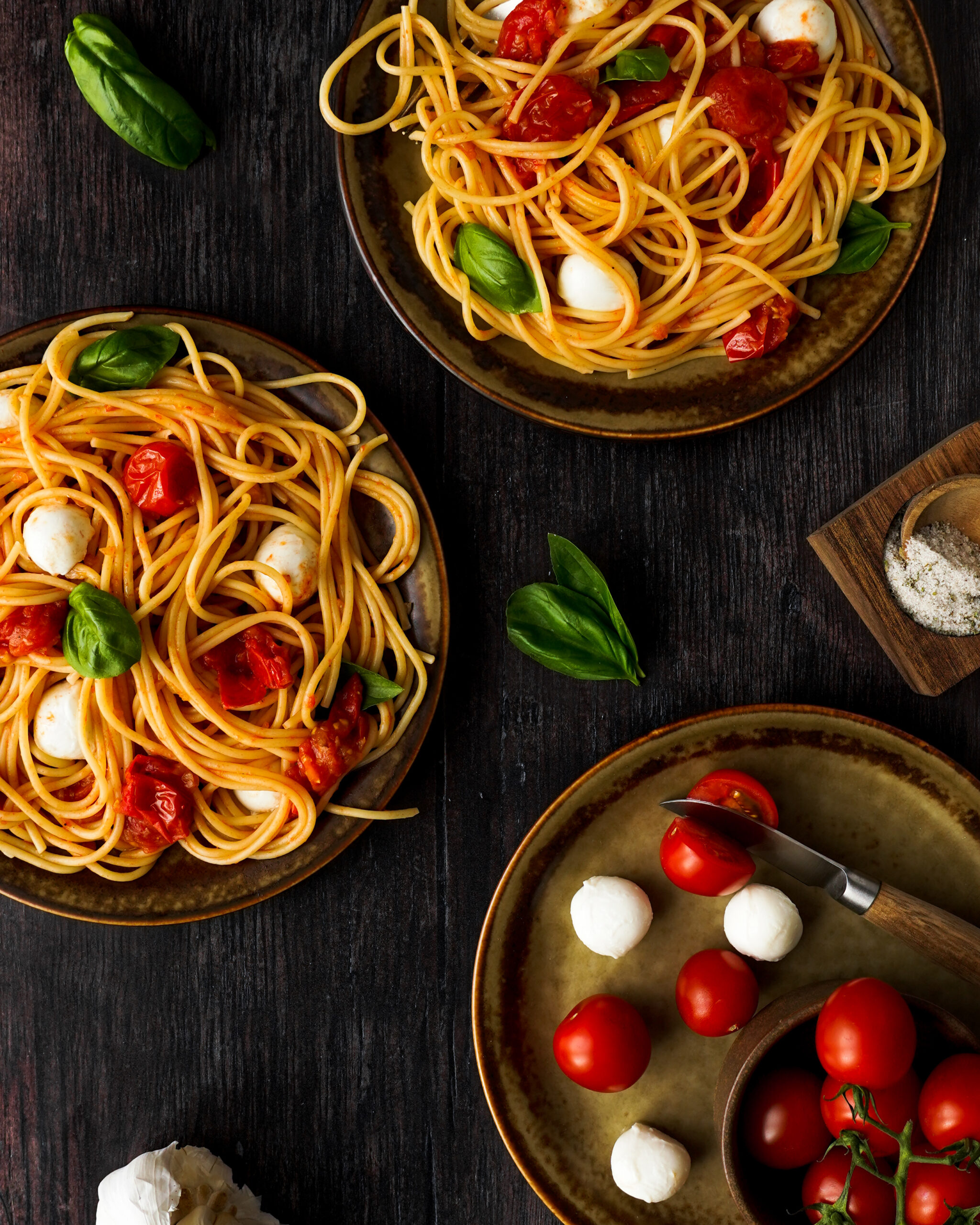 Tomato Mozzarella Spaghetti